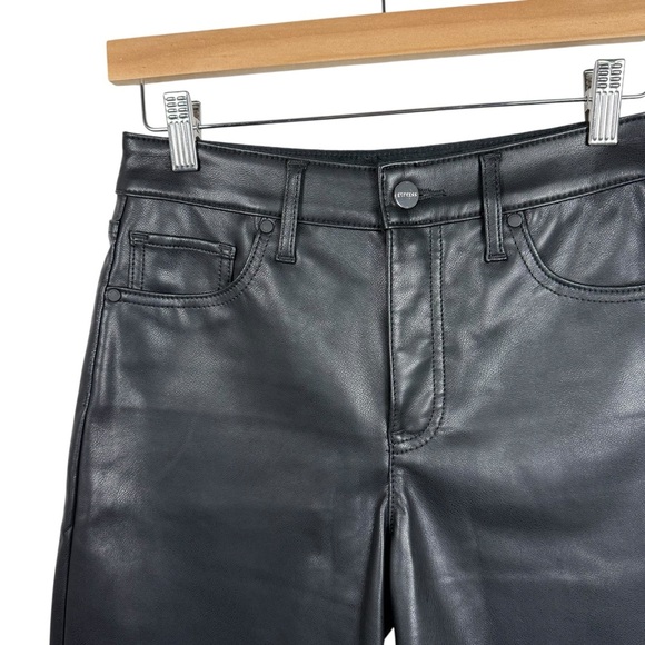 NWOT Express Super High Waisted Faux Leather 90s Bermuda Shorts Black Size 2 - Picture 7 of 14